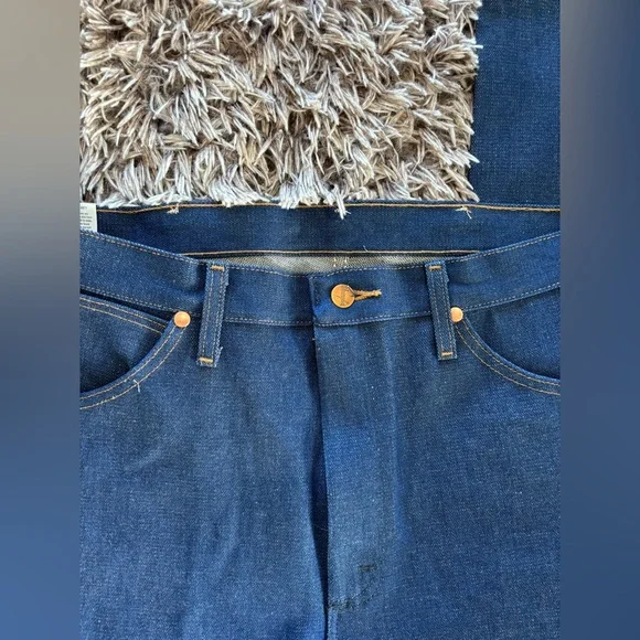 Wrangler Men's Dark Blue Bootcut Jeans “cowboy cut” - Picture 5 of 6
